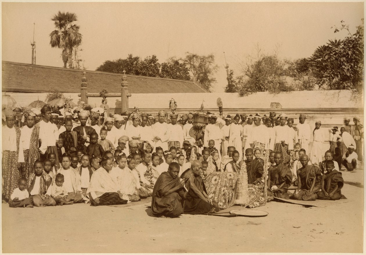 Nabożeństwa w pagodzie Arakan, Mandalay, Birma, koniec XIX w. (druk albumowy) autorstwa Felice Beato