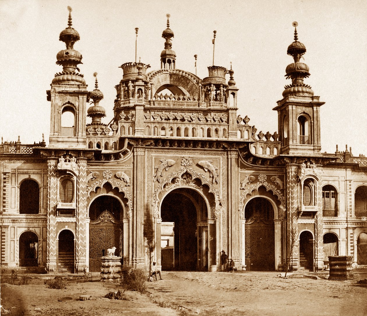 Wielka Brama Kaiser Bagh, Lucknow, 1858 autorstwa Felice Beato