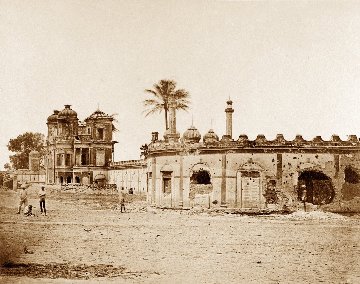 Secundra Bagh ukazująca Wyłom Bramy, Lucknow autorstwa Felice Beato