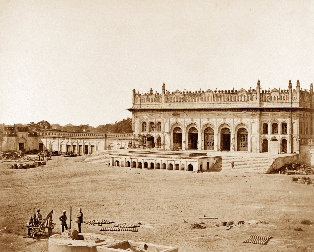 Mała Emaumbara, Lucknow autorstwa Felice Beato