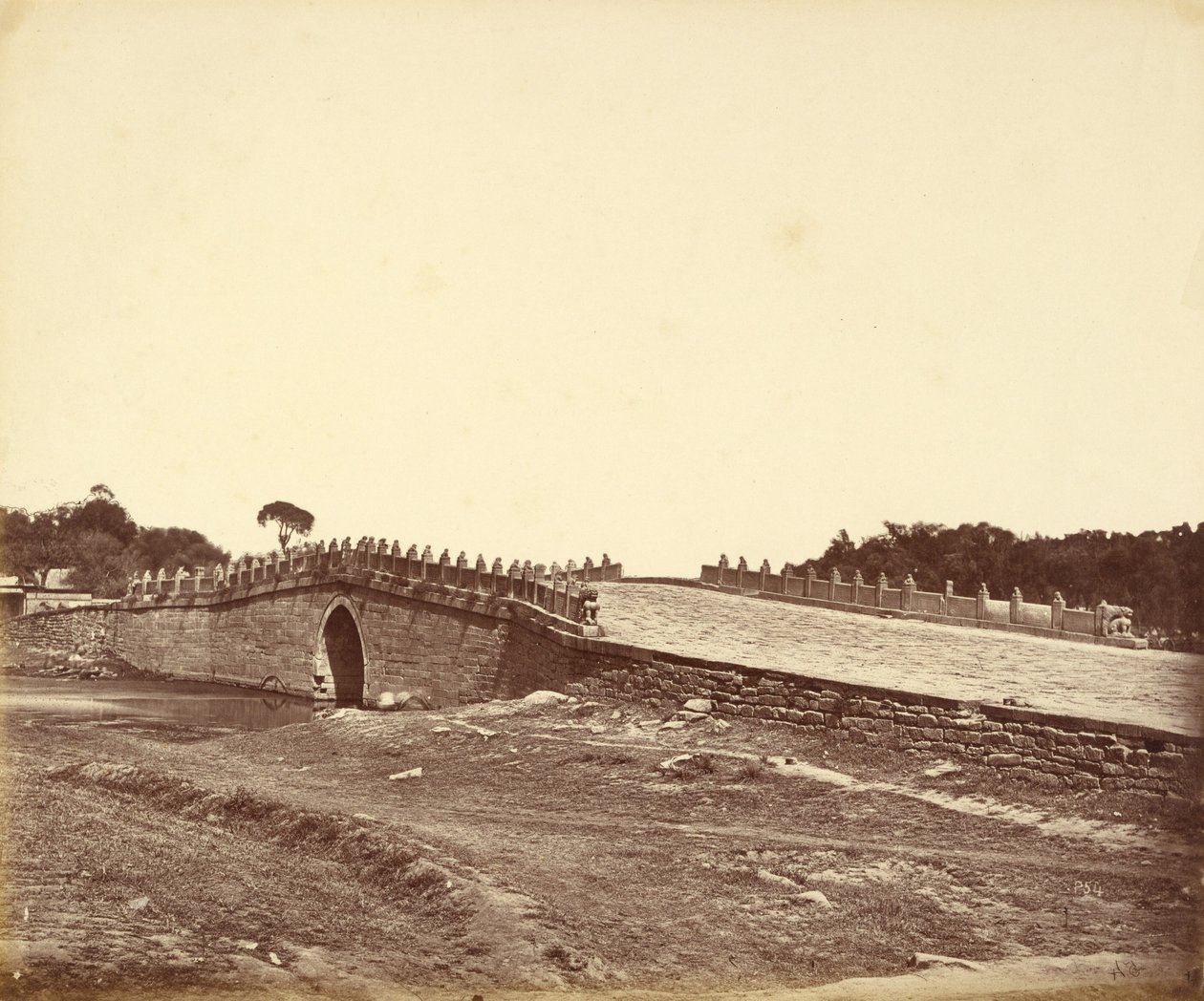 Most Pa-lu-chian, miejsce walki z chińskimi oddziałami cesarskimi w pobliżu Pekinu, 21 września 1860 r. autorstwa Felice Beato