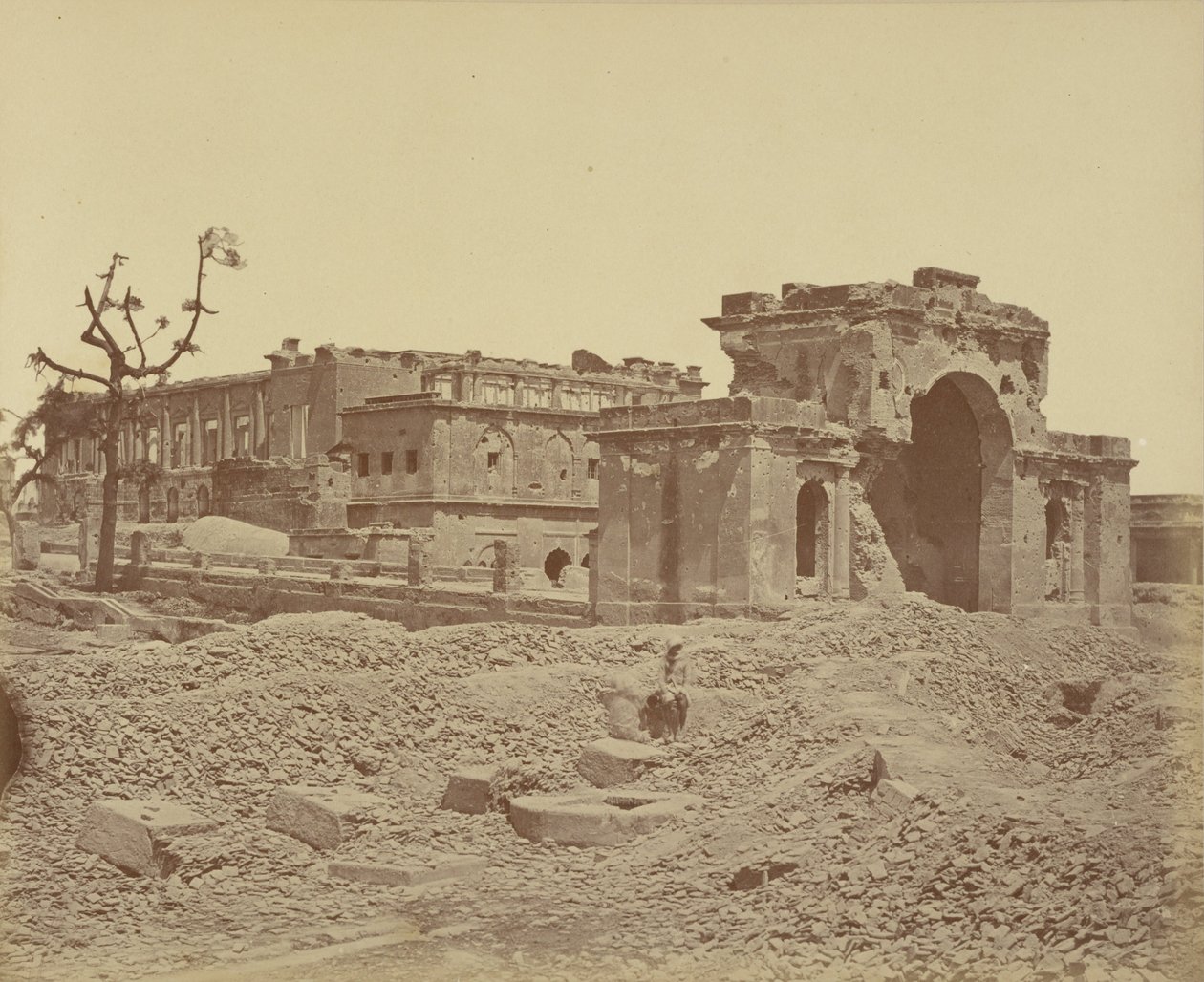 Brama i sala bankietowa, Lucknow autorstwa Felice Beato