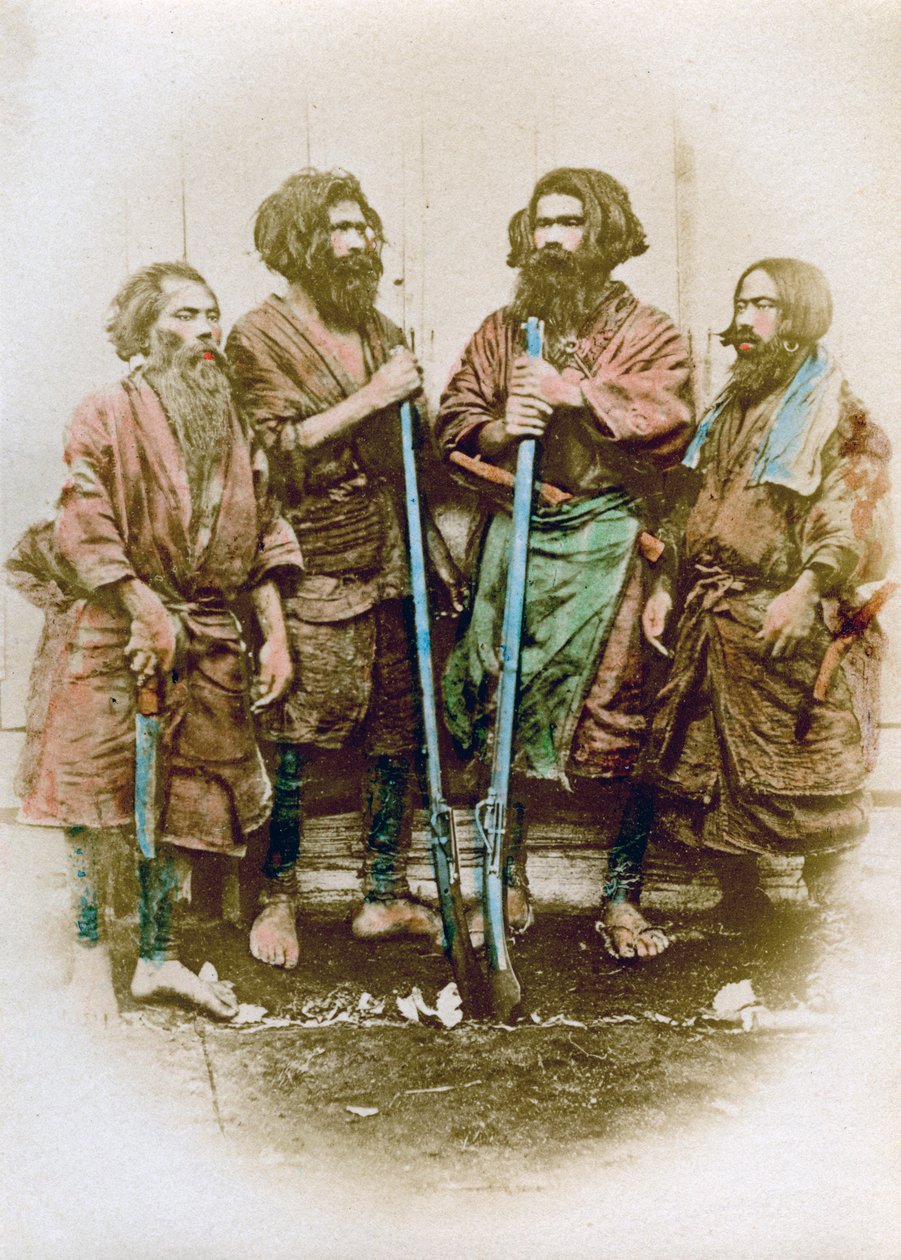 Grupa Ajnów, Japonia, 1882 r. autorstwa Felice Beato