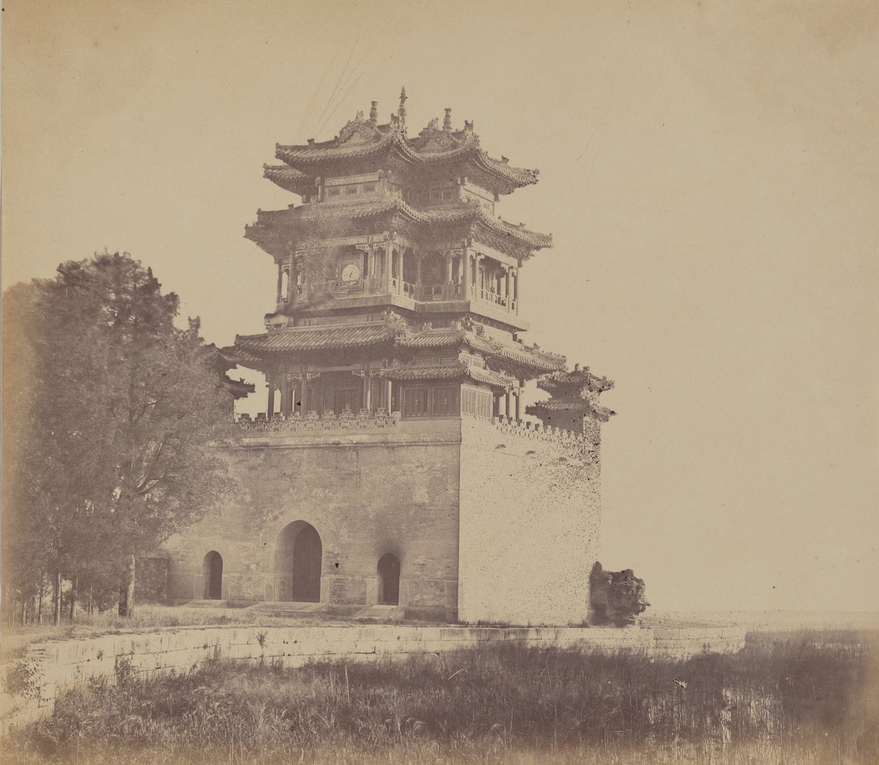 Letni Pałac Cesarski Yuen Min Yuen, Pekin, przed spaleniem, 18 października 1860 autorstwa Felice Beato