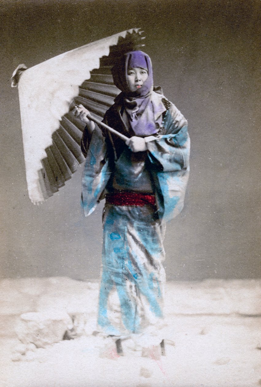 Muza, kobieta w stroju zimowym, Japonia, 1882 autorstwa Felice Beato
