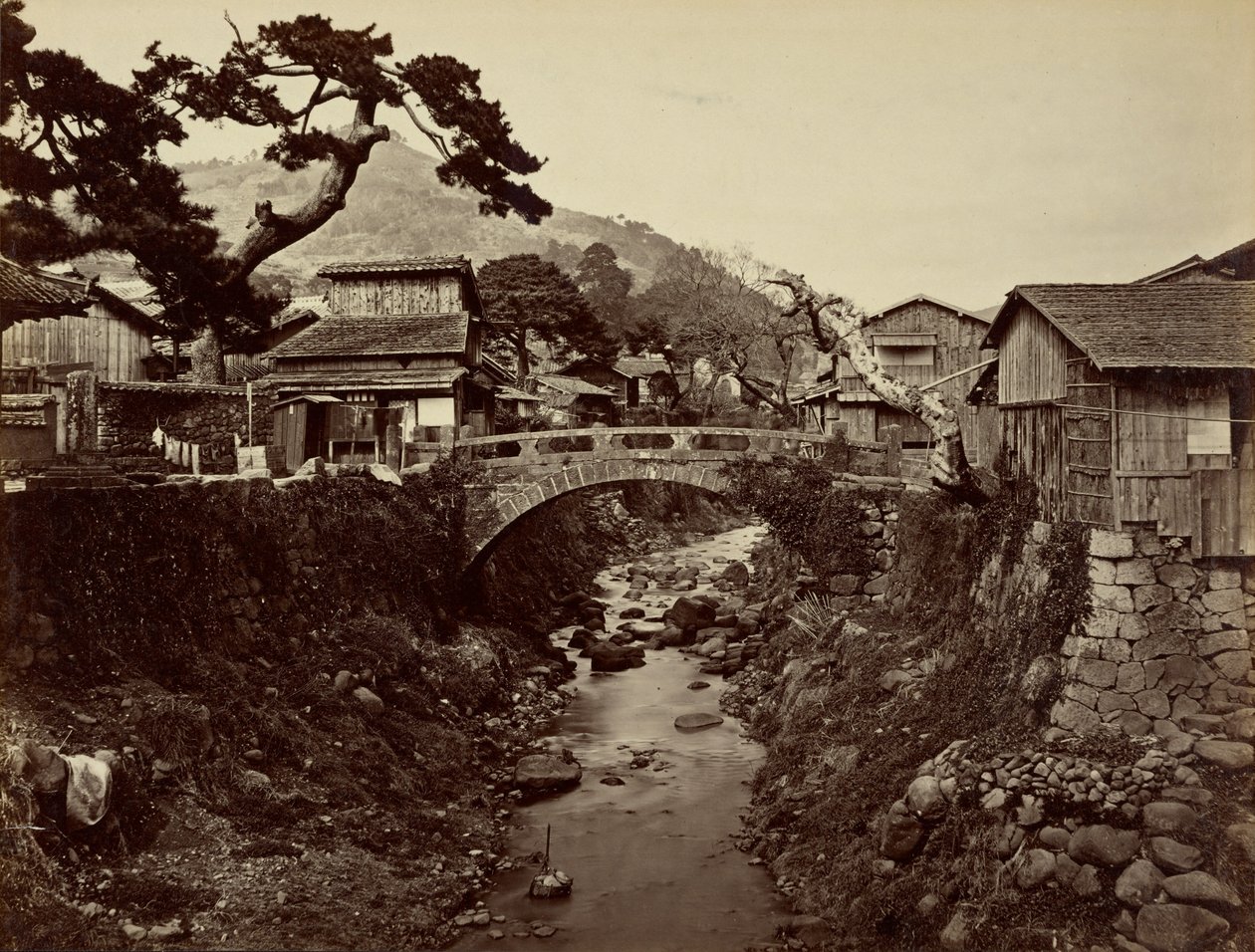 W pobliżu Nagasaki autorstwa Felice Beato