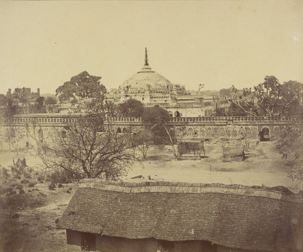 [Shah Najaf, Lucknow]. autorstwa Felice Beato