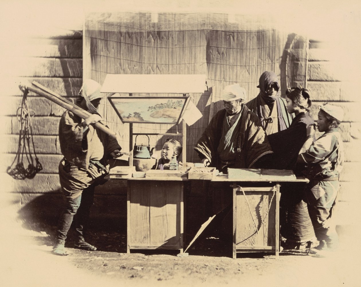 Uliczne stoiska z przekąskami, ok. godz. 1865. autorstwa Felice Beato