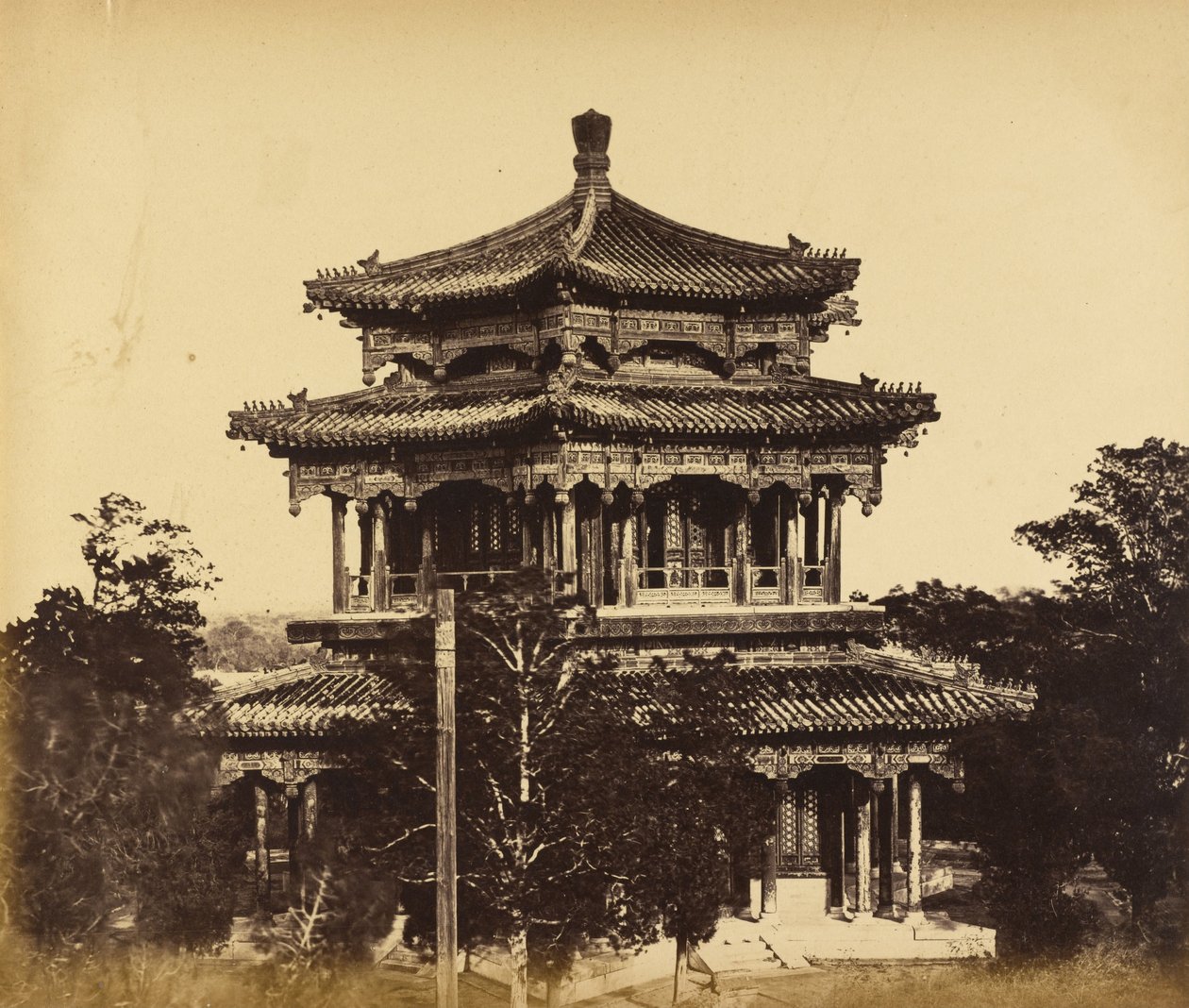 Wielki Pałac Cesarski (Yuan Ming Yuan) przed spaleniem, Pekin, 18 października 1860 r autorstwa Felice Beato