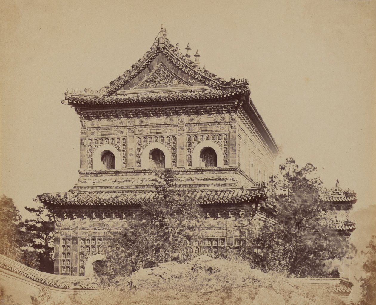 Wielki Cesarski Pałac Porcelany Yuen Min Yuen, Pekin, 18 października 1860 autorstwa Felice Beato