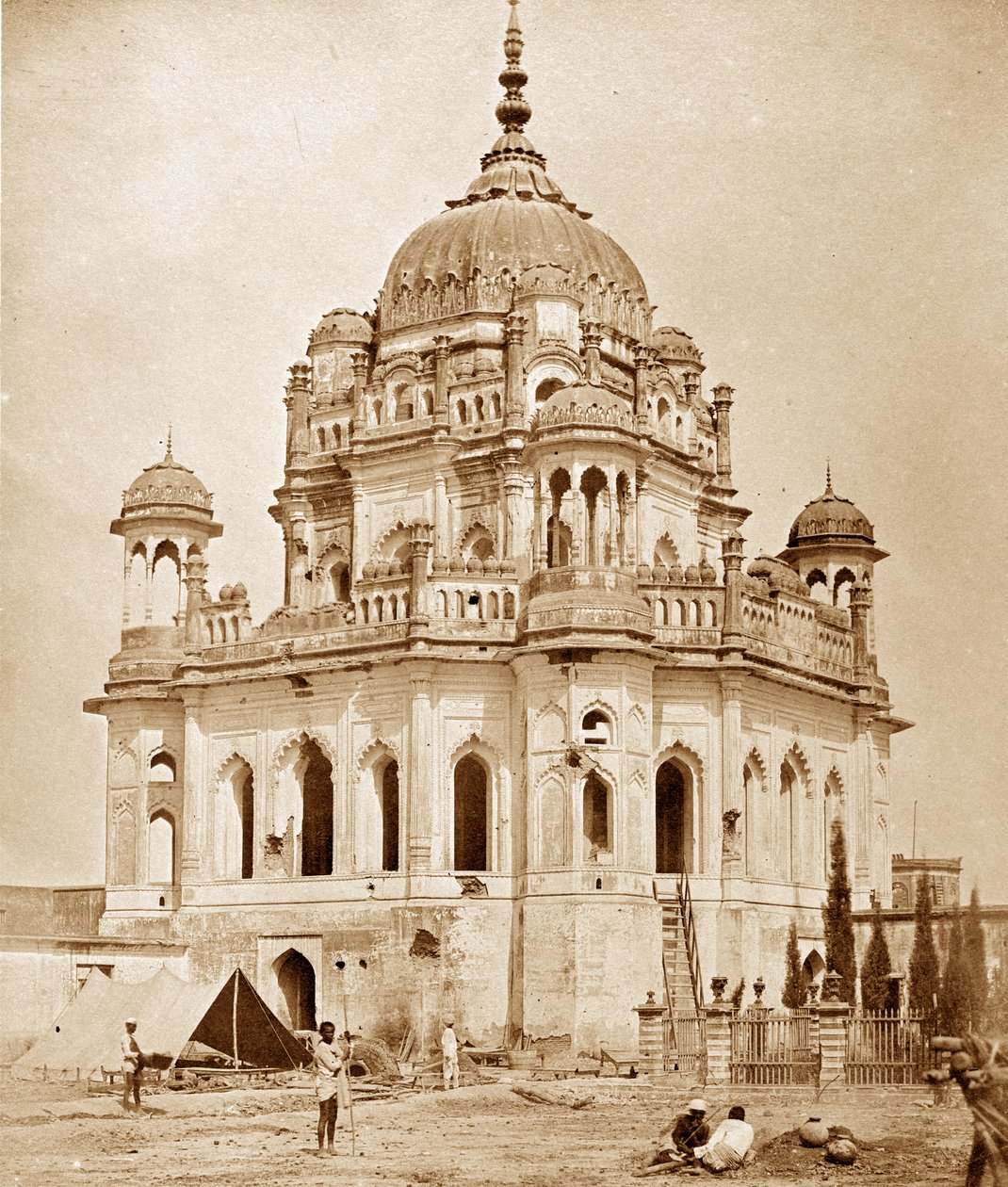 Wieża żony Sadaata Ally w Pałacu Kaiser Bagh, Lucknow autorstwa Felice Beato