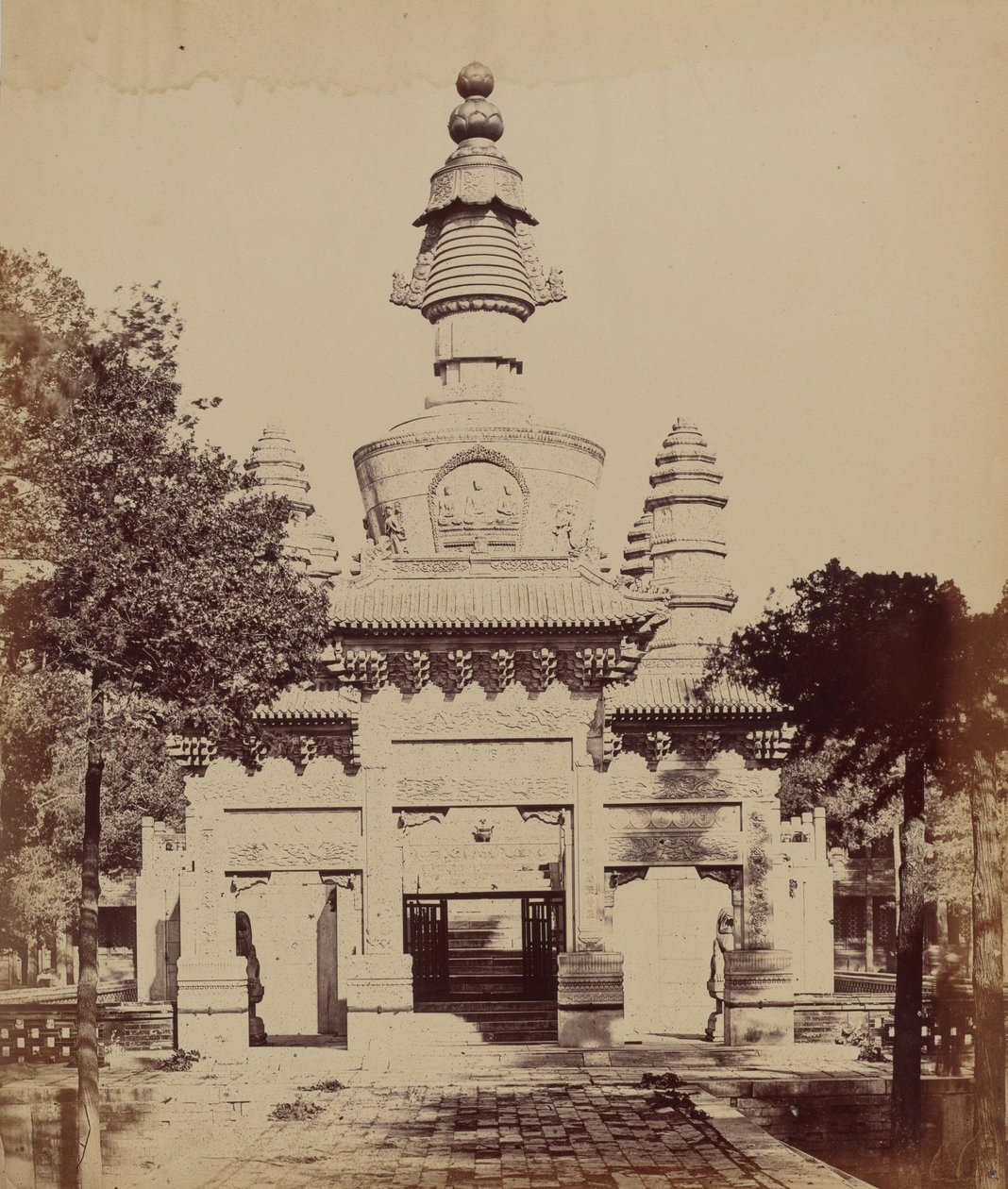 Pomnik Tybetański w Świątyni Lamy, Pekin, październik 1860, autorstwa Felice Beato