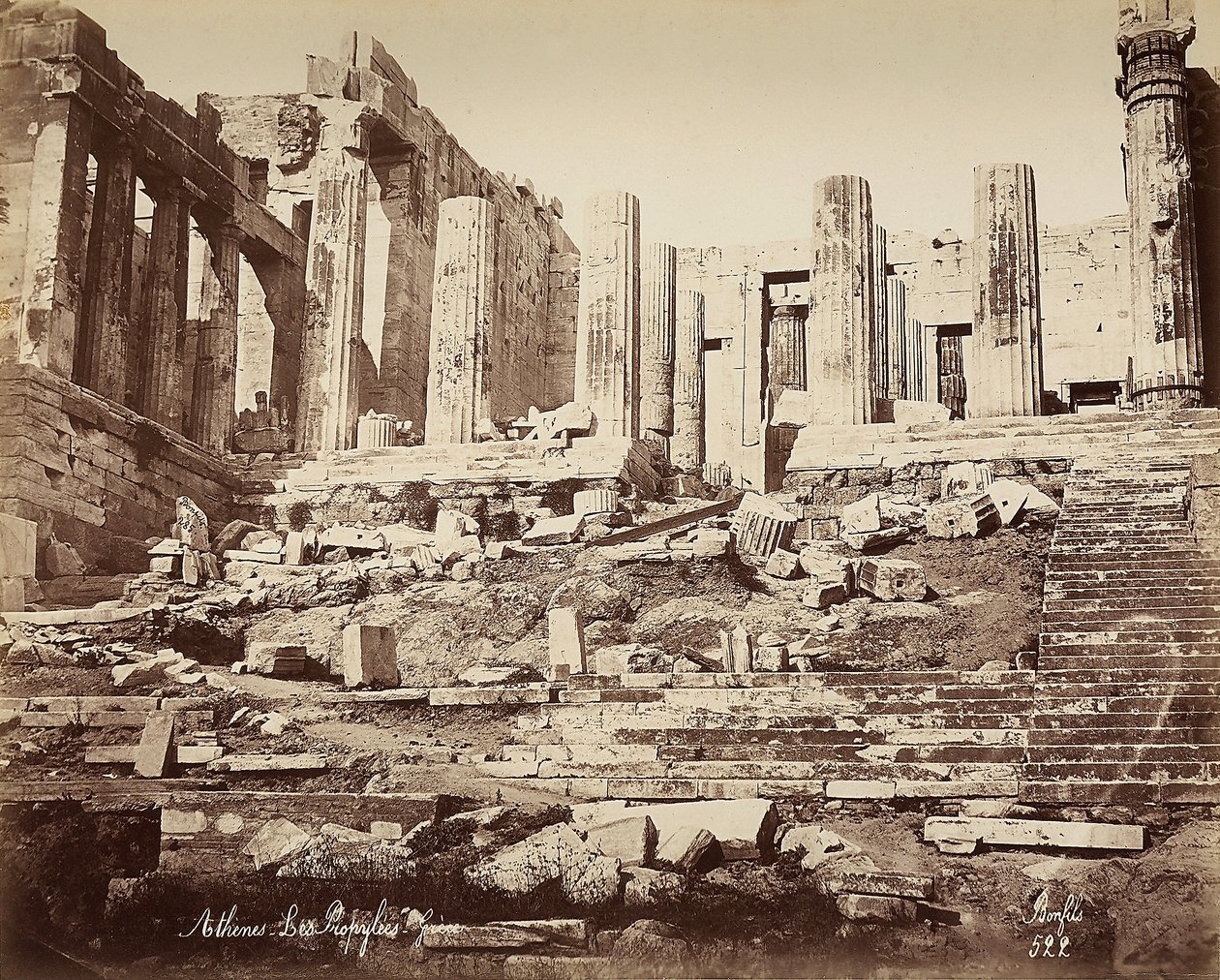 Propylae akropolu w Atenach autorstwa Félix Bonfils
