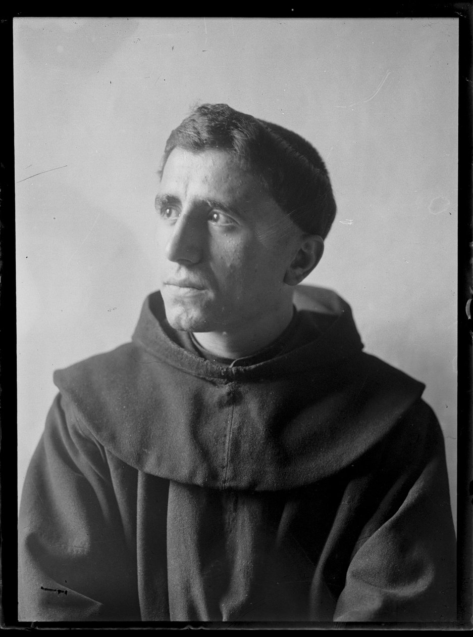 Zdjęcie franciszkanina w Asyżu autorstwa Ferdinand Schmutzer