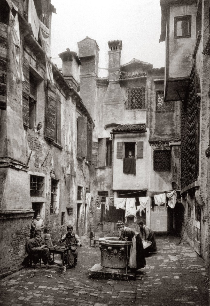Dziedziniec otoczony budynkami w Wenecji, ok.1880 autorstwa Ferdinando Ongania