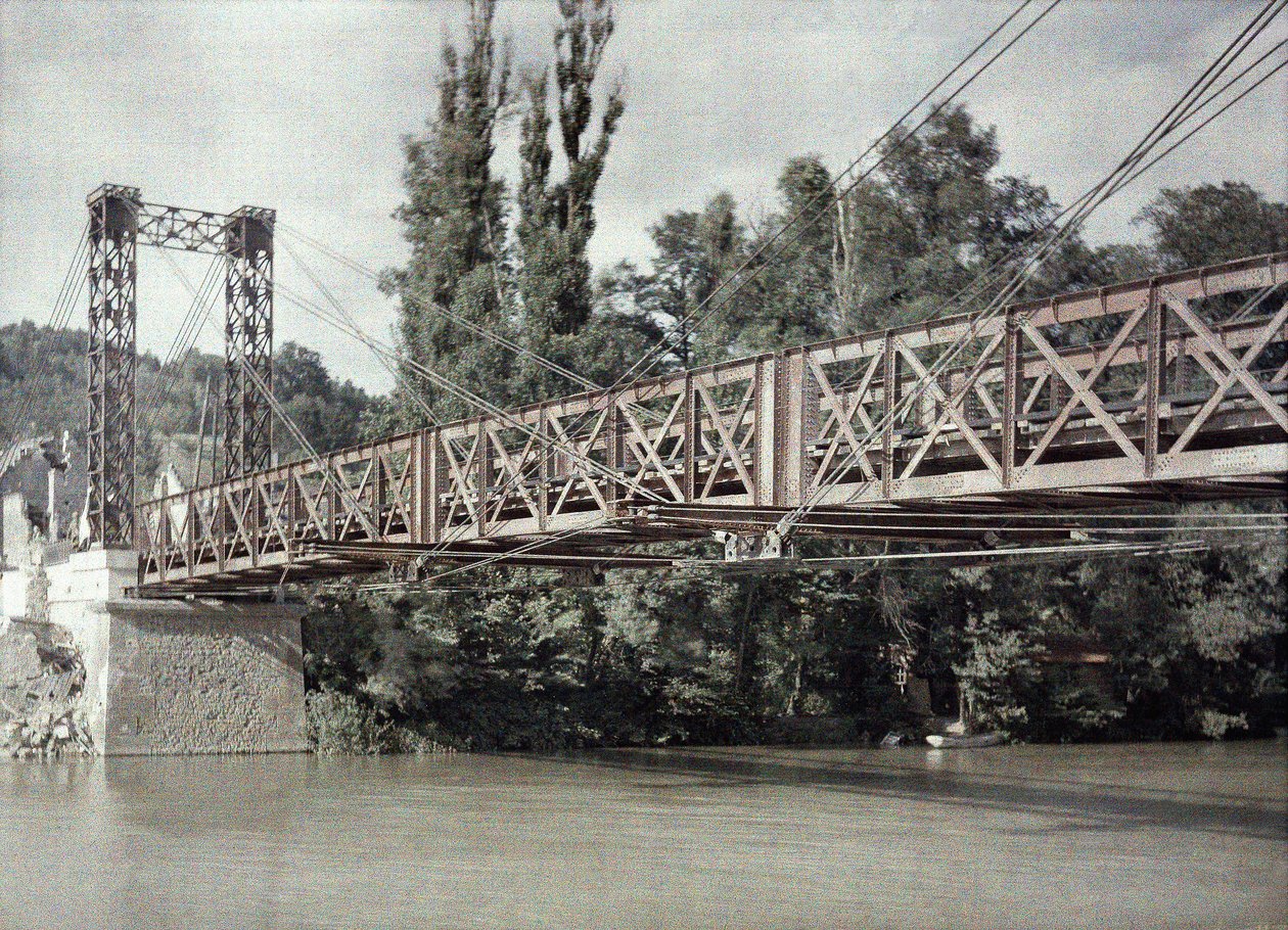 Nowy most w Pommiers przez rzekę Aisne, Francja, 1917 (autochrom) autorstwa Fernand Cuville