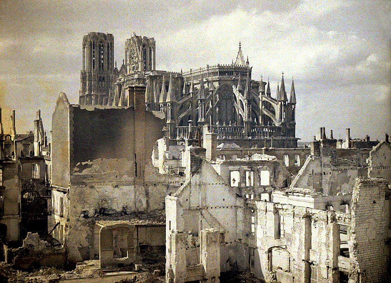 Katedra Notre-Dame de Reims, Marna, Francja, 1917 (autochrom) autorstwa Fernand Cuville