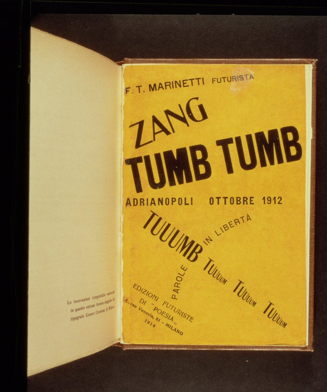 Okładka książki „Zang Tumb Tumb”, napisana i zaprojektowana przez F.T Marinetti (1876-1944) 1914 autorstwa Filippo Tommaso Emilio Marinetti