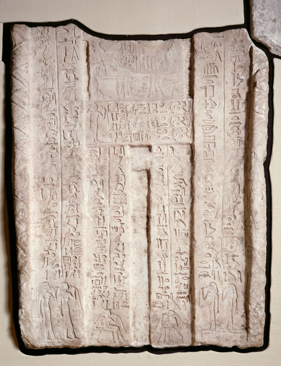 Fałszywe drzwi z grobowca Hemi-Re, Kapłanki Hathor (wapień z pigmentem) autorstwa First Intermediate Period Egyptian