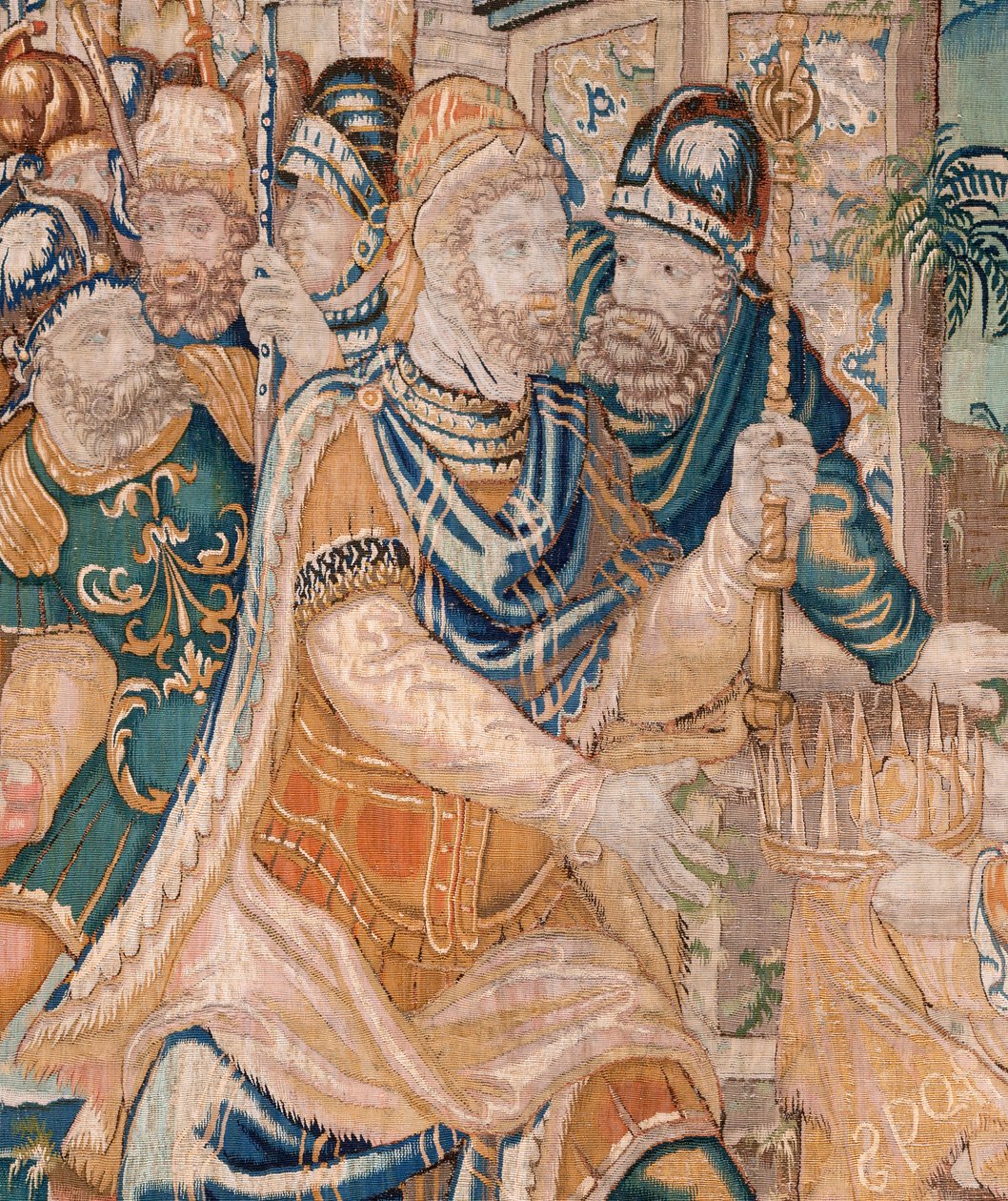 Flamandzki gobelin. Aleksander otrzymuje koronę (Aleksander otrzymuje koronę). Atelier Oudenaarde. 384x316cm. Inw (83024)-5 / 00009. XVII wiek. autorstwa Flemish School