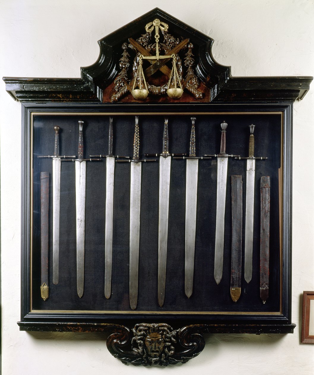 Miecze Sprawiedliwości autorstwa Flemish School