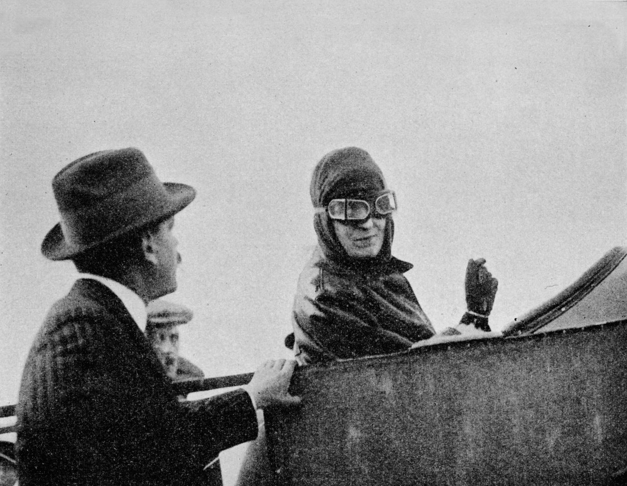 Panna Trehawke-Davies na miejscu pasażera jednego ze swoich jednopłatowców Bleriot, 1913 1934 autorstwa Flight Photo