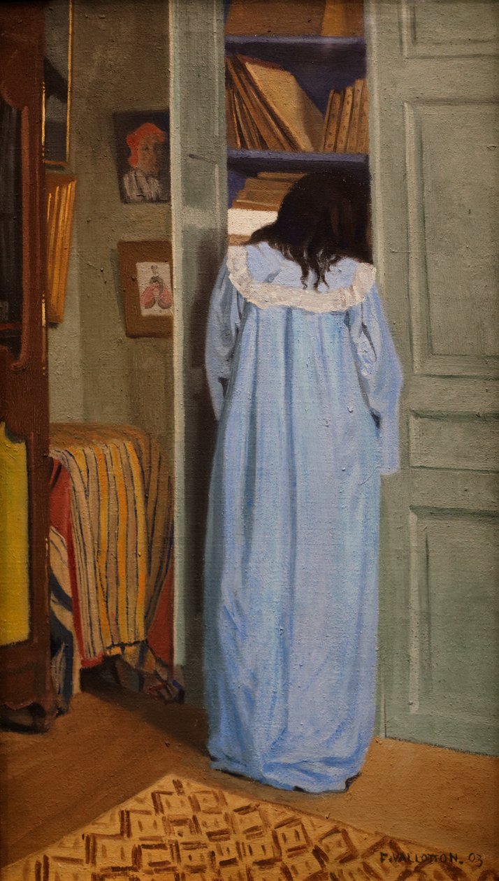 Wnętrze, kobieta w niebieskim ubraniu szuka w szafie autorstwa Felix Edouard Vallotton