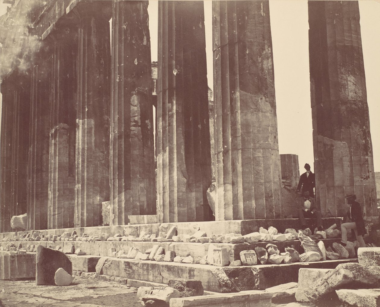 [Szczegóły Kolumnady Partenonu, Ateny], ca. 1870. autorstwa Félix Bonfils