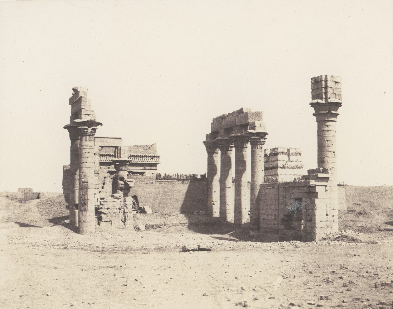 Erment Hermonthis, Vue Générale des Ruines -Temple et Mammisi, 1851-52, wydrukowany w latach 1853-54. autorstwa Félix Teynard