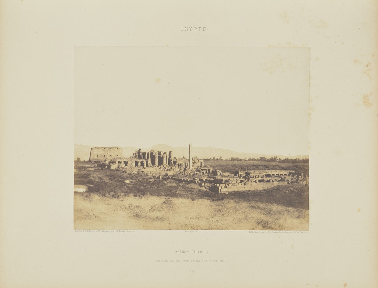 Karnak (Teby). Widok ogólny ruin od południowego wschodu, w T autorstwa Félix Teynard