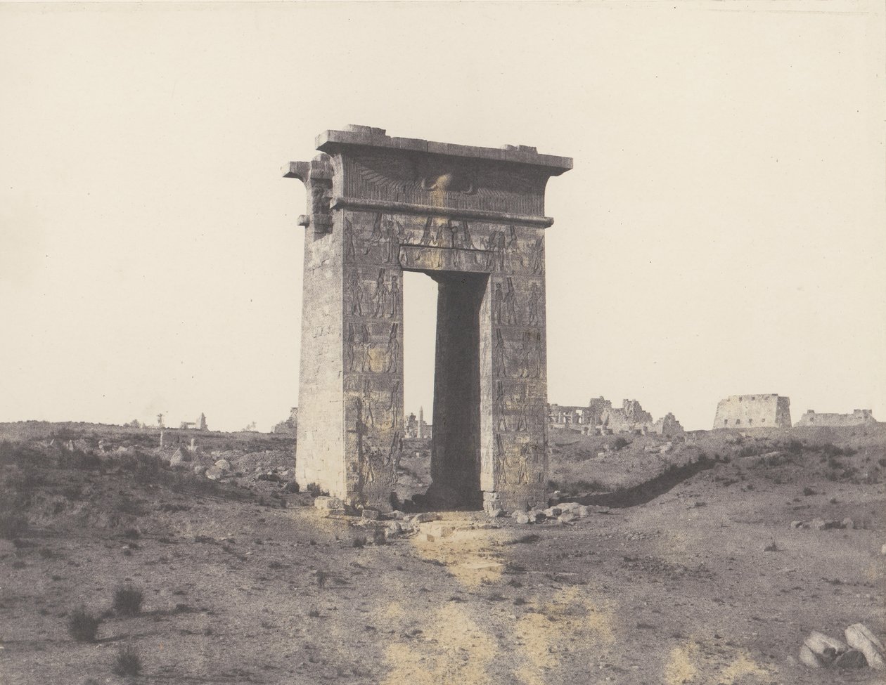 Teby Karnak, Wielka Północna Brama widziana z punktu X, 1851-52, druk 1853-54. autorstwa Félix Teynard