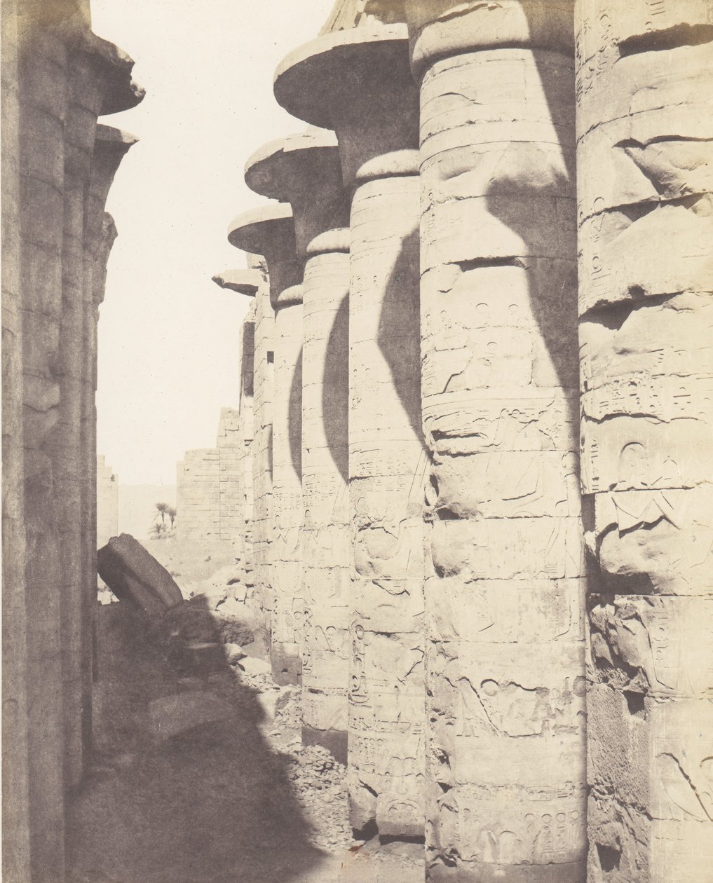 Teby Karnackie, Pałac - Sala Hypostylowa - Kolumnada Środkowa Widziane od..., 1851-52, druk 1853-54. autorstwa Félix Teynard