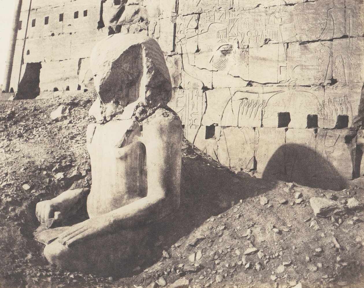 Teby Karnackie, Trzeci Pylon - Kolos Wapiennej Spath, w D, 1851-52, druk 1853-54. autorstwa Félix Teynard