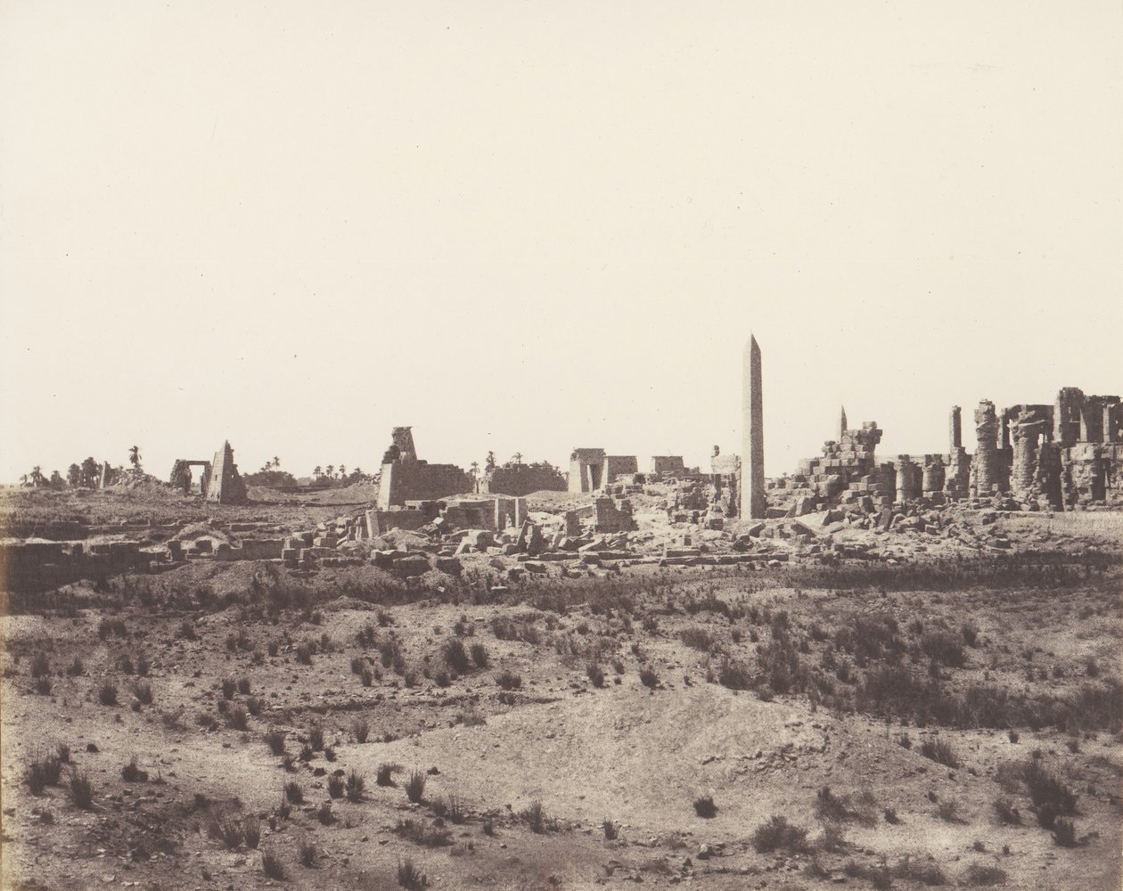 Teby Karnackie, Widok ogólny ruin z północnego wschodu, V, 1851-52, druk 1853-54. autorstwa Félix Teynard
