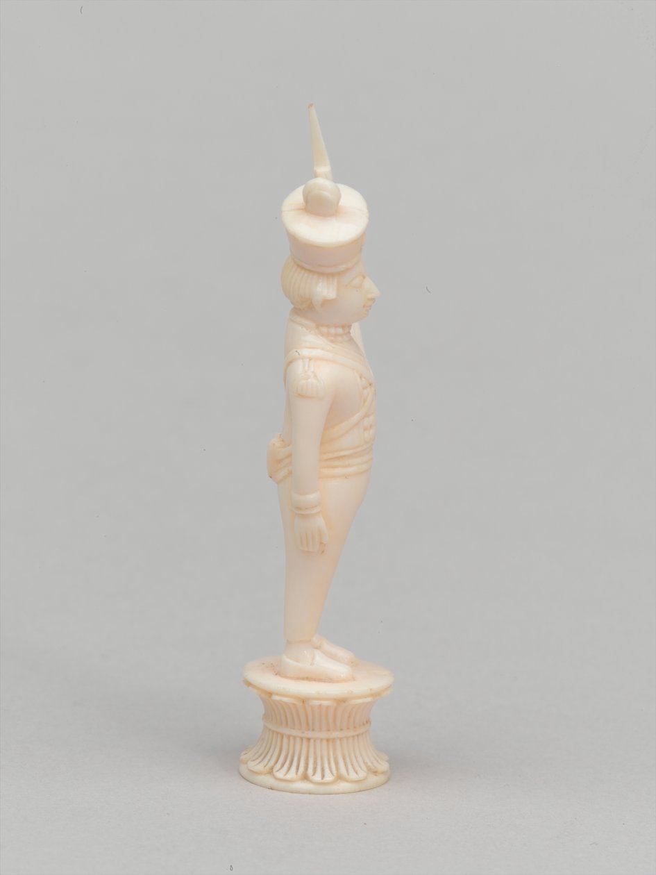 Biały pionek, figura szachowa, Indie, 1820 ok autorstwa Flora Macdonald Reid