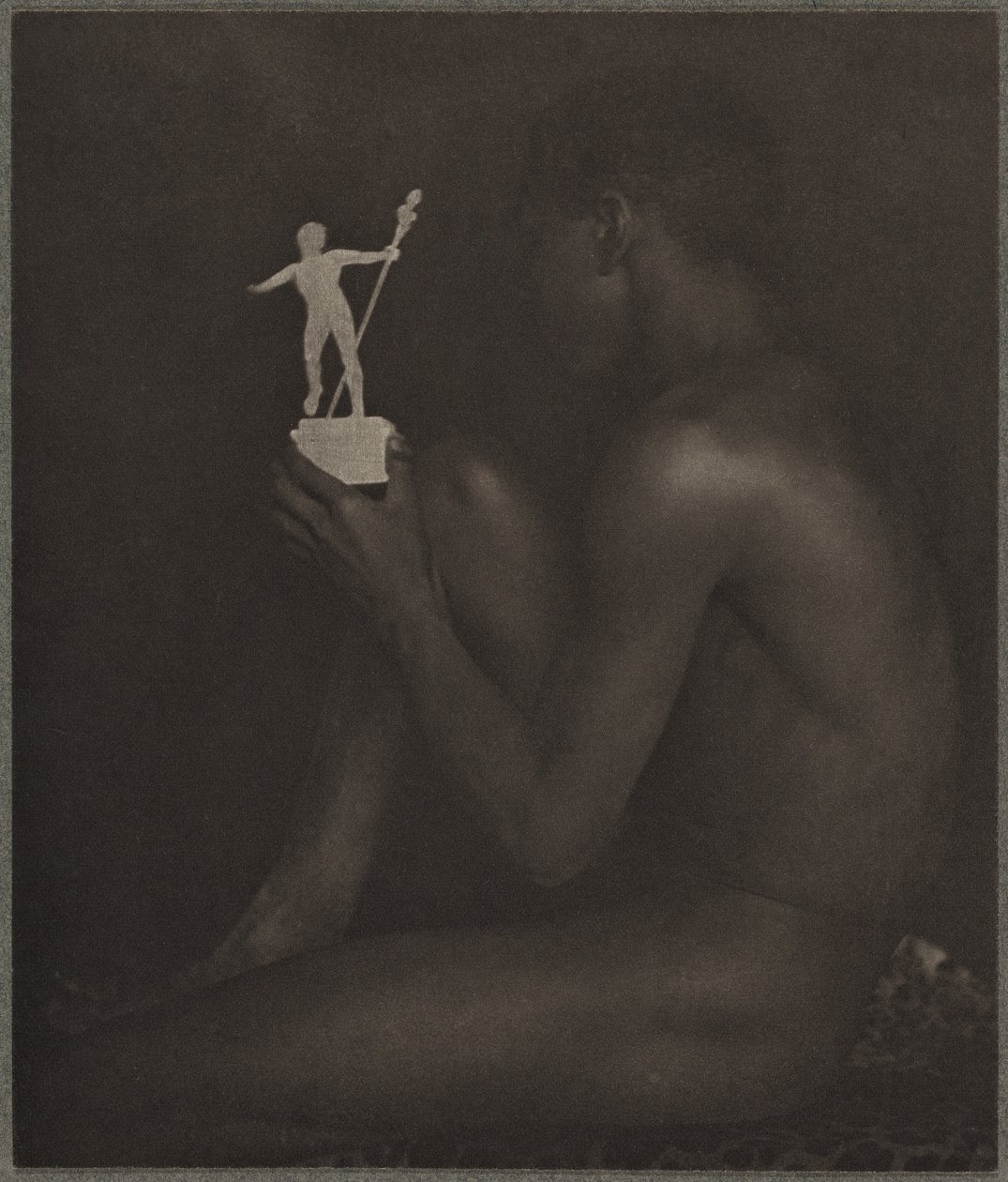 Heban i kość słoniowa, 1899 (zdjęcie) autorstwa Forshaw Day