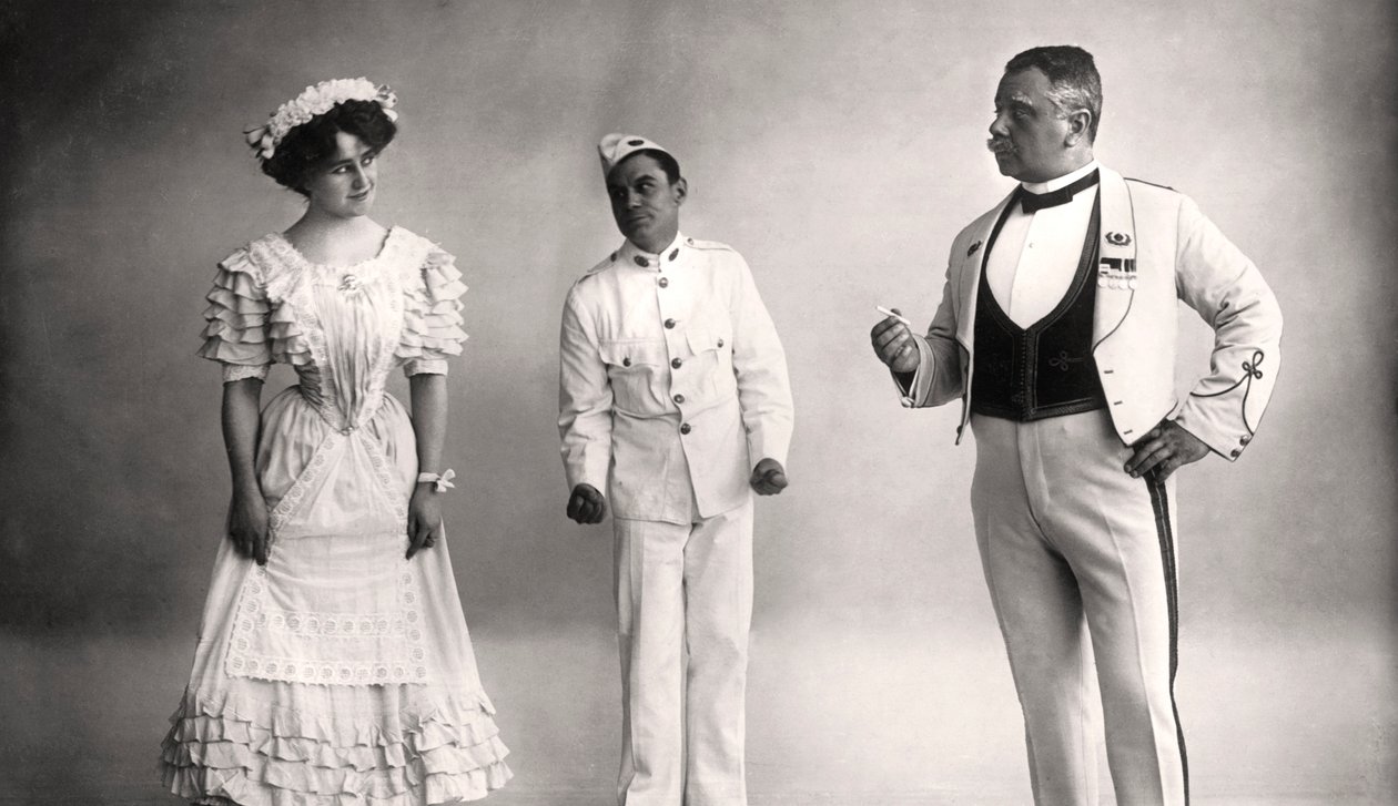 Florence Jameson, Reginald Switz i Alfred Clarke w scenie z filmu Błękitny księżyc z XX wieku. autorstwa Foulsham and Banfield