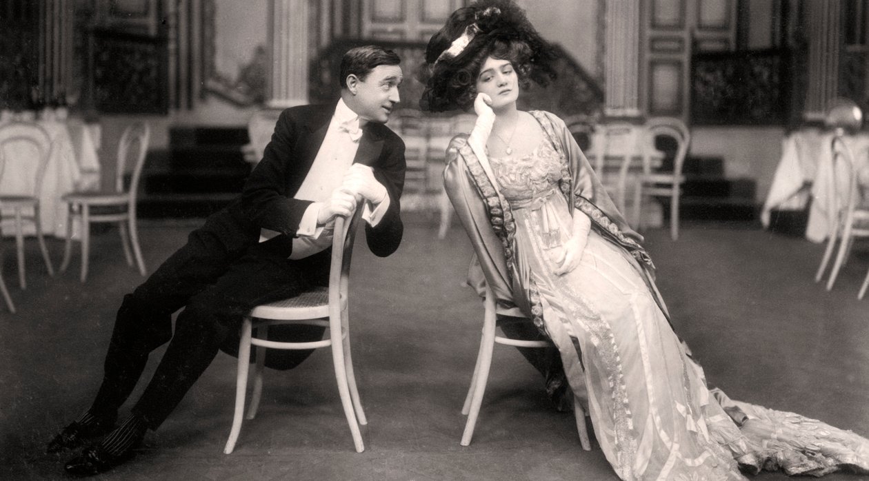 Lily Elsie i Joseph Coyne w Wesoła wdowa, 1907. autorstwa Foulsham and Banfield