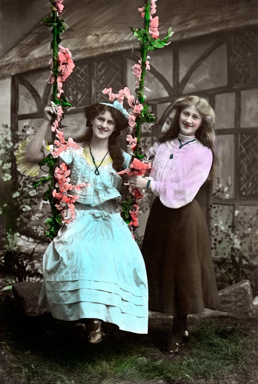 Zena 1887-1975 i Phyllis 1890-1975 Dare, angielskie aktorki, 1906. autorstwa Foulsham and Banfield
