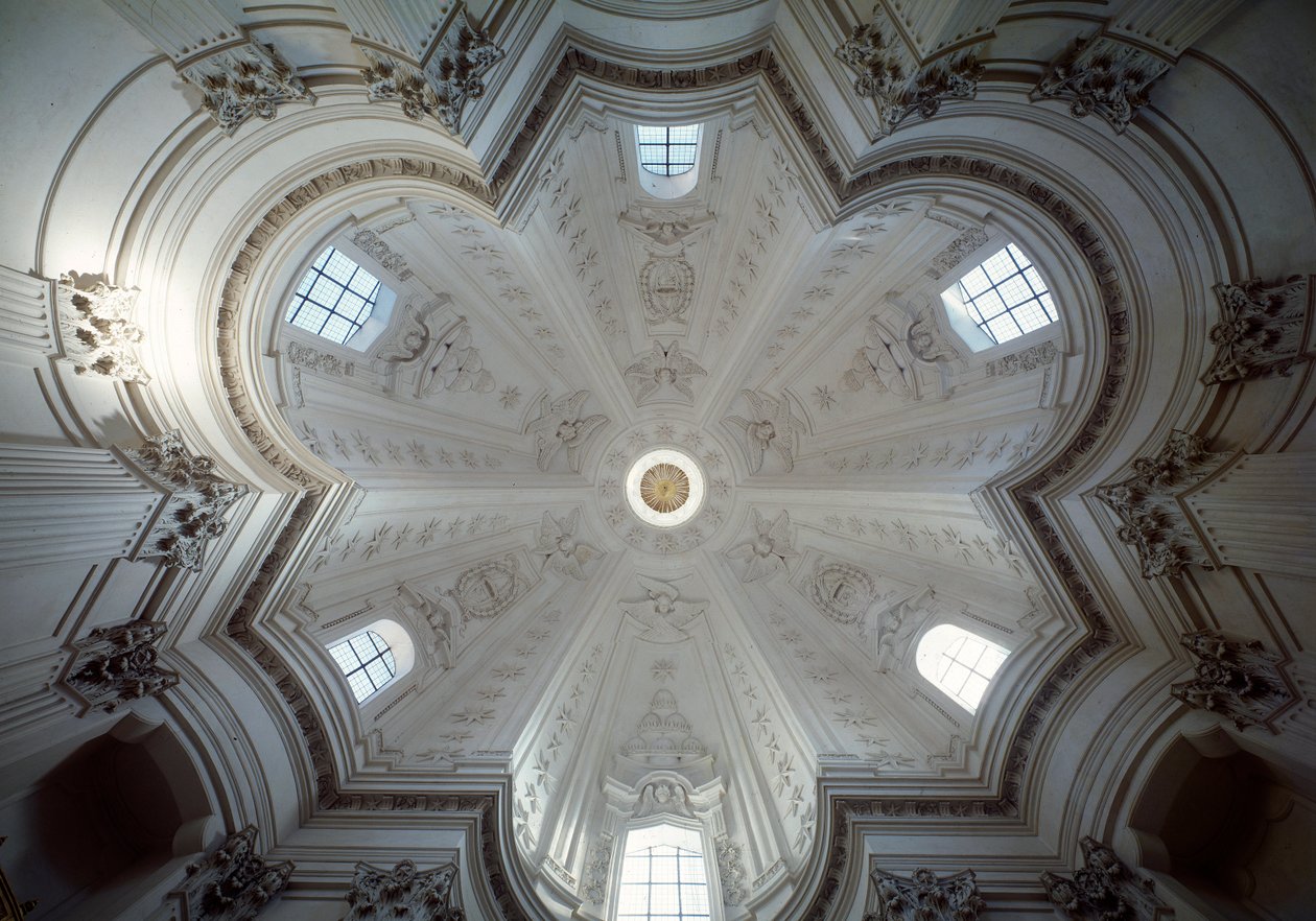 Widok wnętrza kopuły kościoła św Ivo alla sapienza autorstwa Francesco Borromini