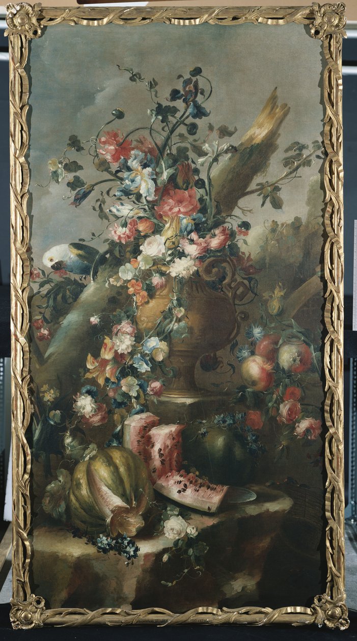 Kwiaty w rzeźbionej urnie z melonami i papugą autorstwa Francesco Guardi