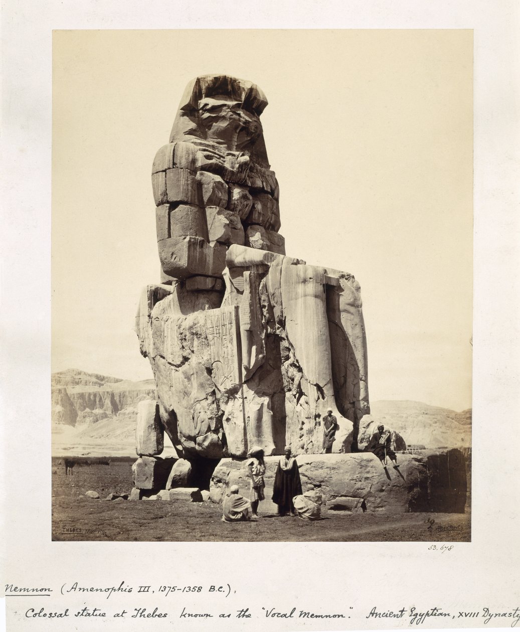 "Wokalny Memnon", Kolosalna Statua Amenhotepa III, XVIII dynastia, ok. 1375-1358 pne, Teby, 1862 (zdjęcie w sepii) autorstwa Francis Bedford