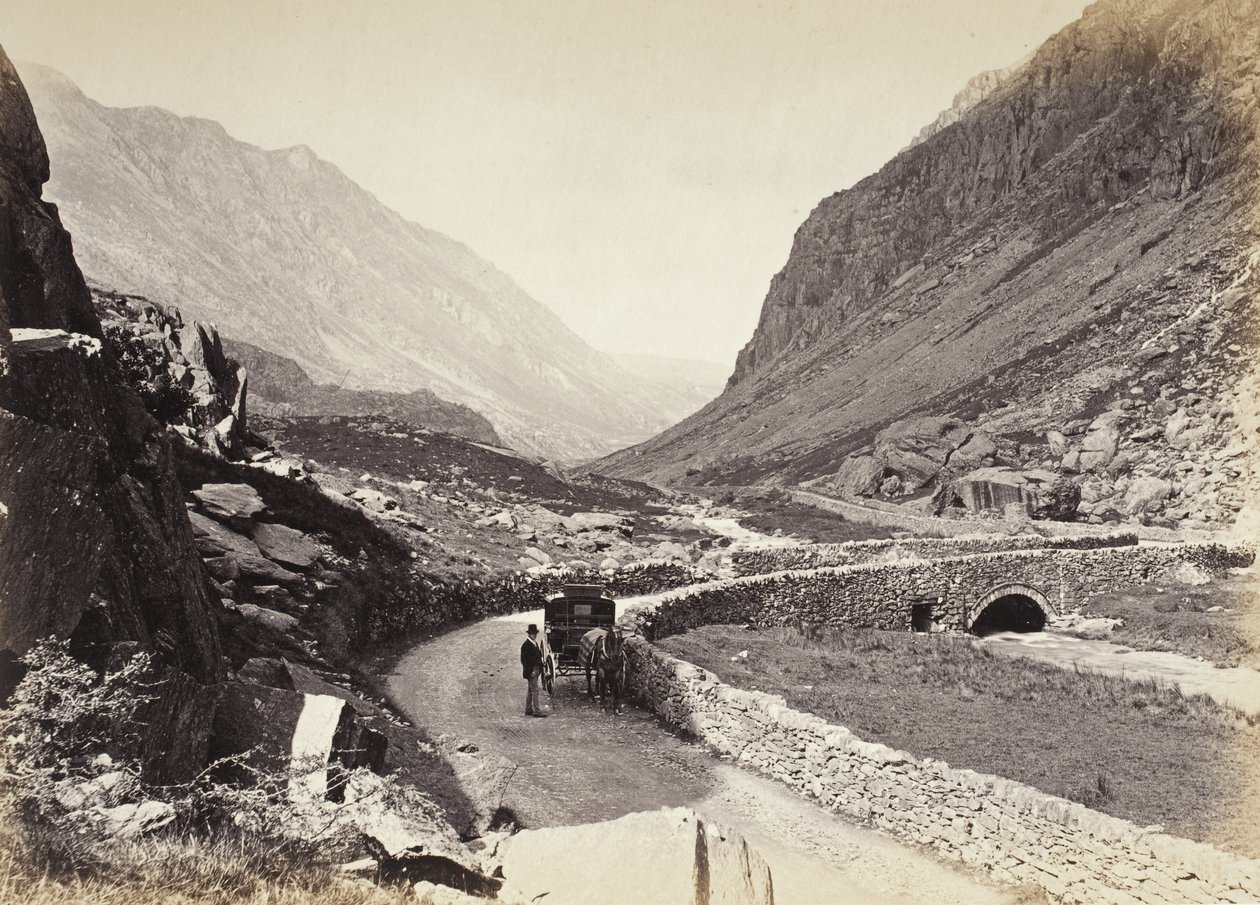 Llanberis, przełęcz, widok znad mostu, nr 2. (524) autorstwa Francis Bedford