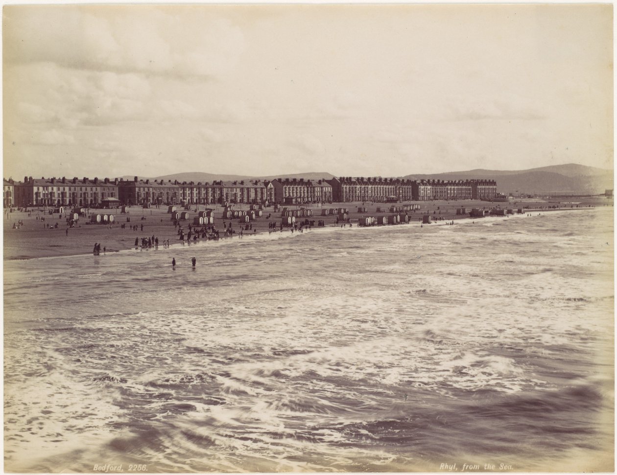 Rhyl widziane od strony morza autorstwa Francis Bedford