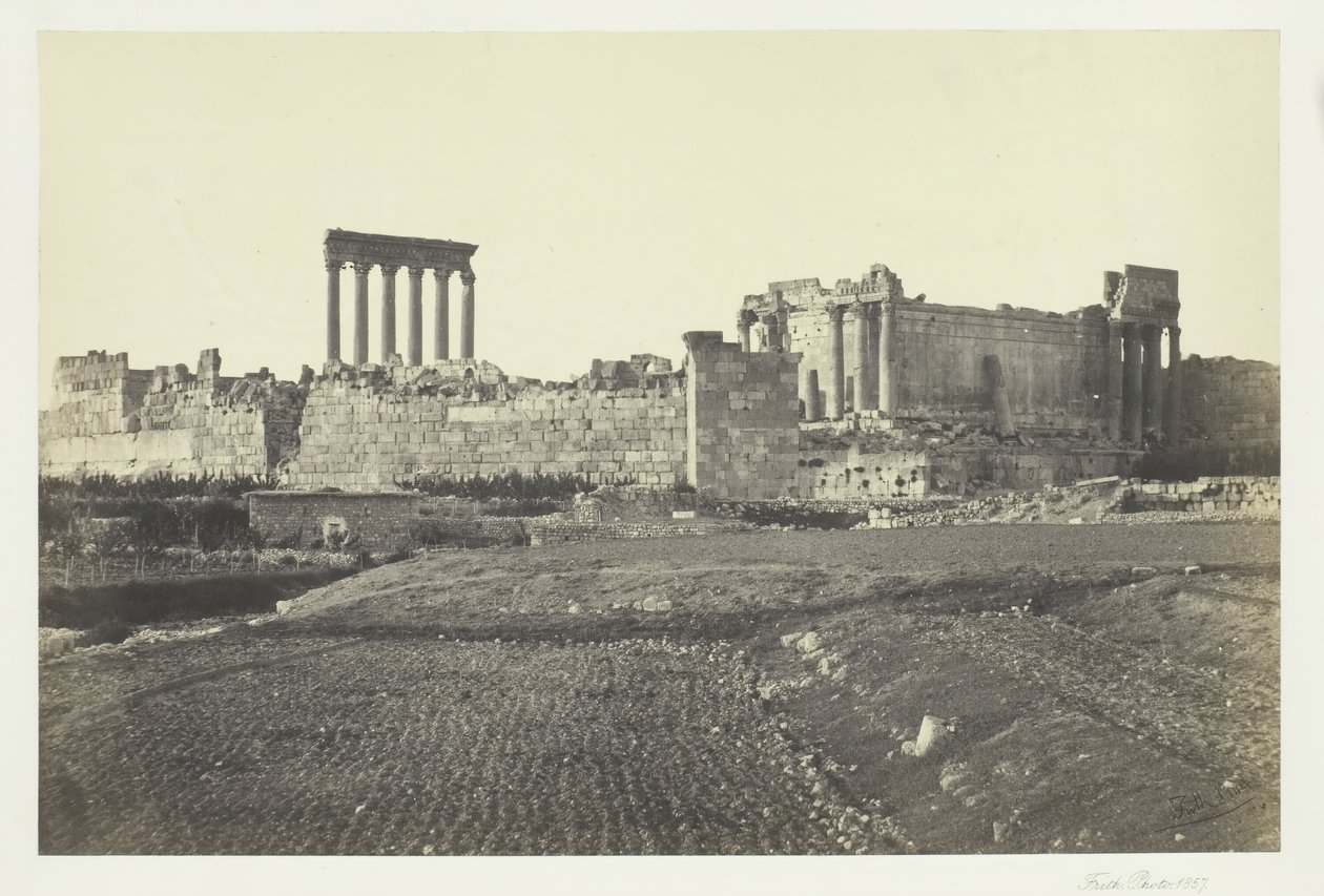 Baalbec, od południa, 1857. autorstwa Francis Frith