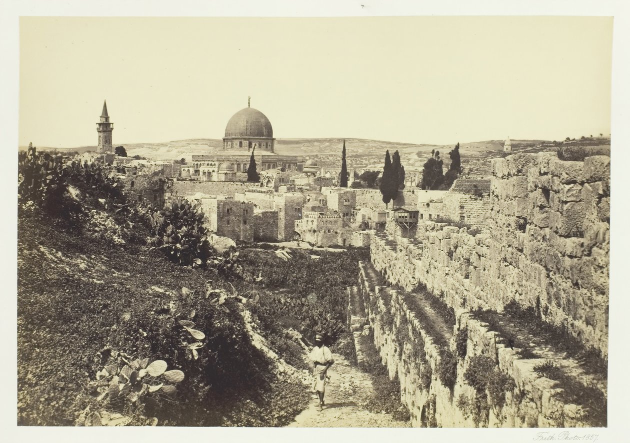 Mur miejski i meczet Omara, Jerozolima, 1857. autorstwa Francis Frith