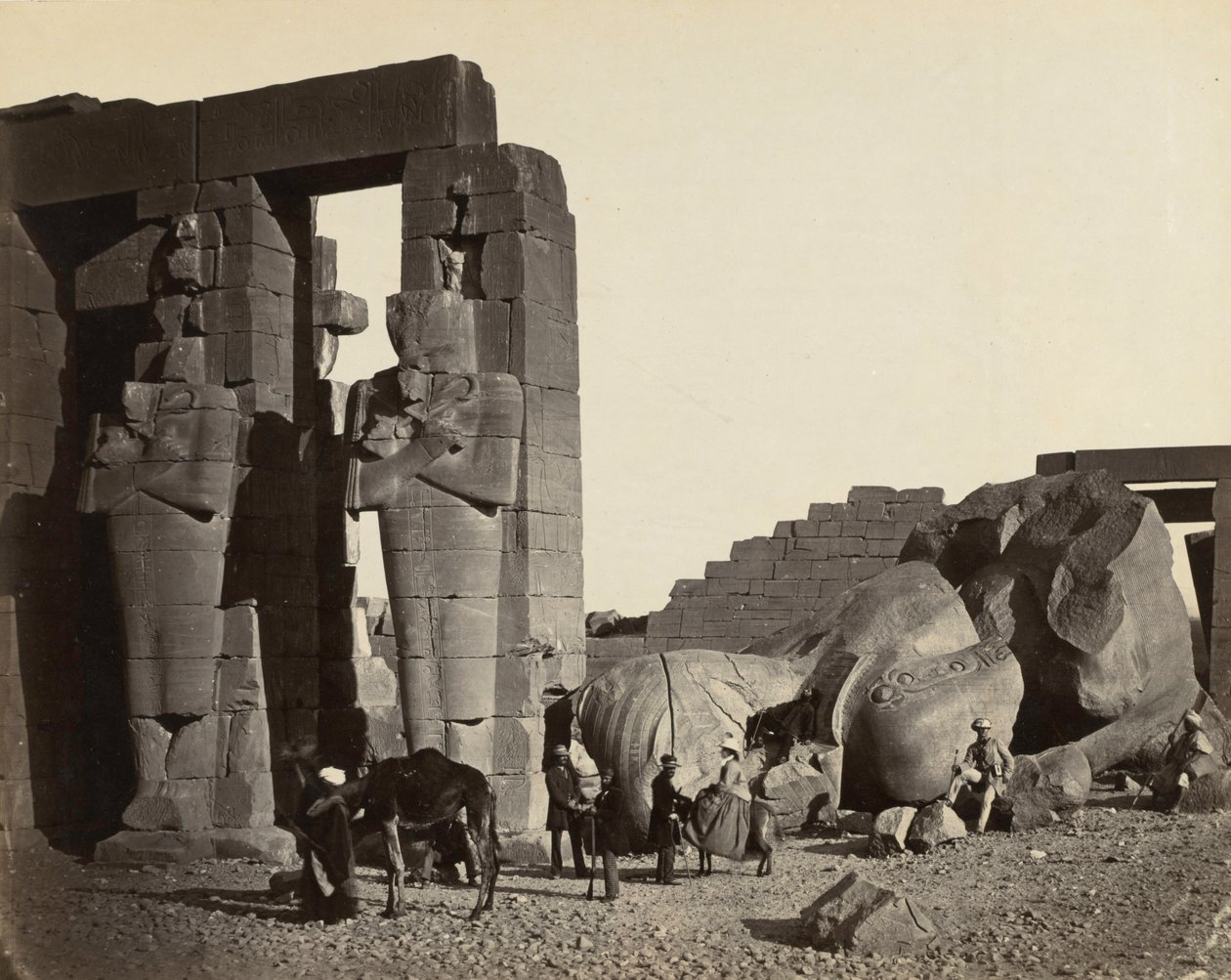 Upadły posąg w Ramesseum, Teby, 1857. autorstwa Francis Frith