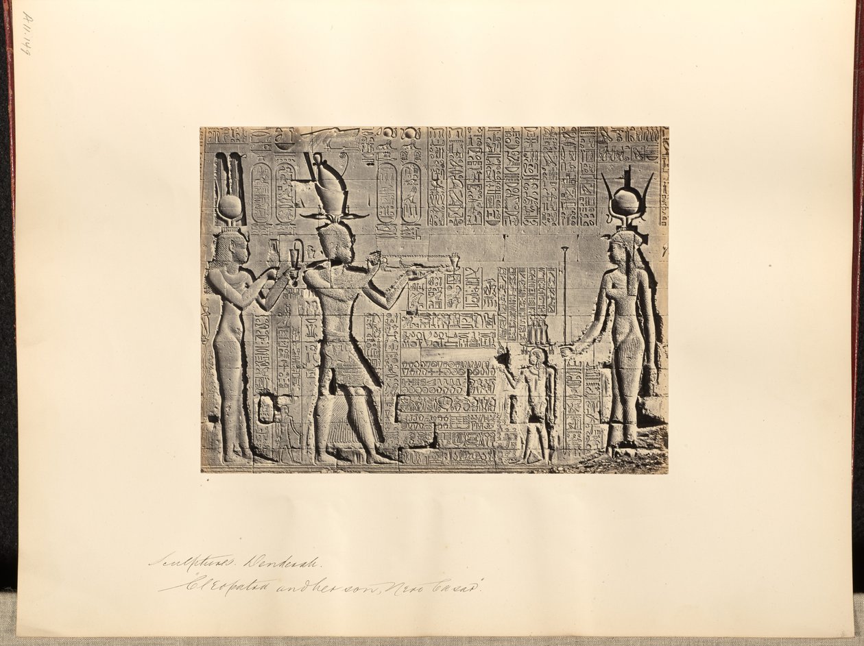 Rzeźby, Denderah, "Kleopatra i jej syn, Nero Casar" autorstwa Francis Frith