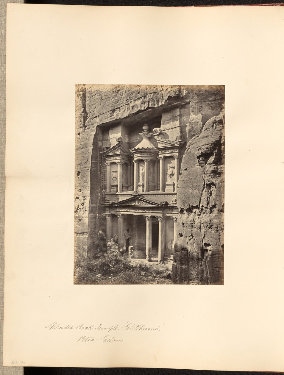 Wspaniała świątynia skalna "El Khusne", Petra, Edom autorstwa Francis Frith