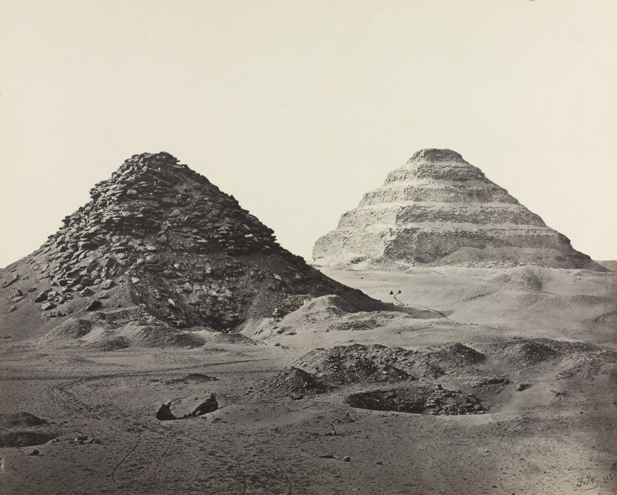 Piramidy w Sakkarze, od północnego wschodu, 1858. autorstwa Francis Frith